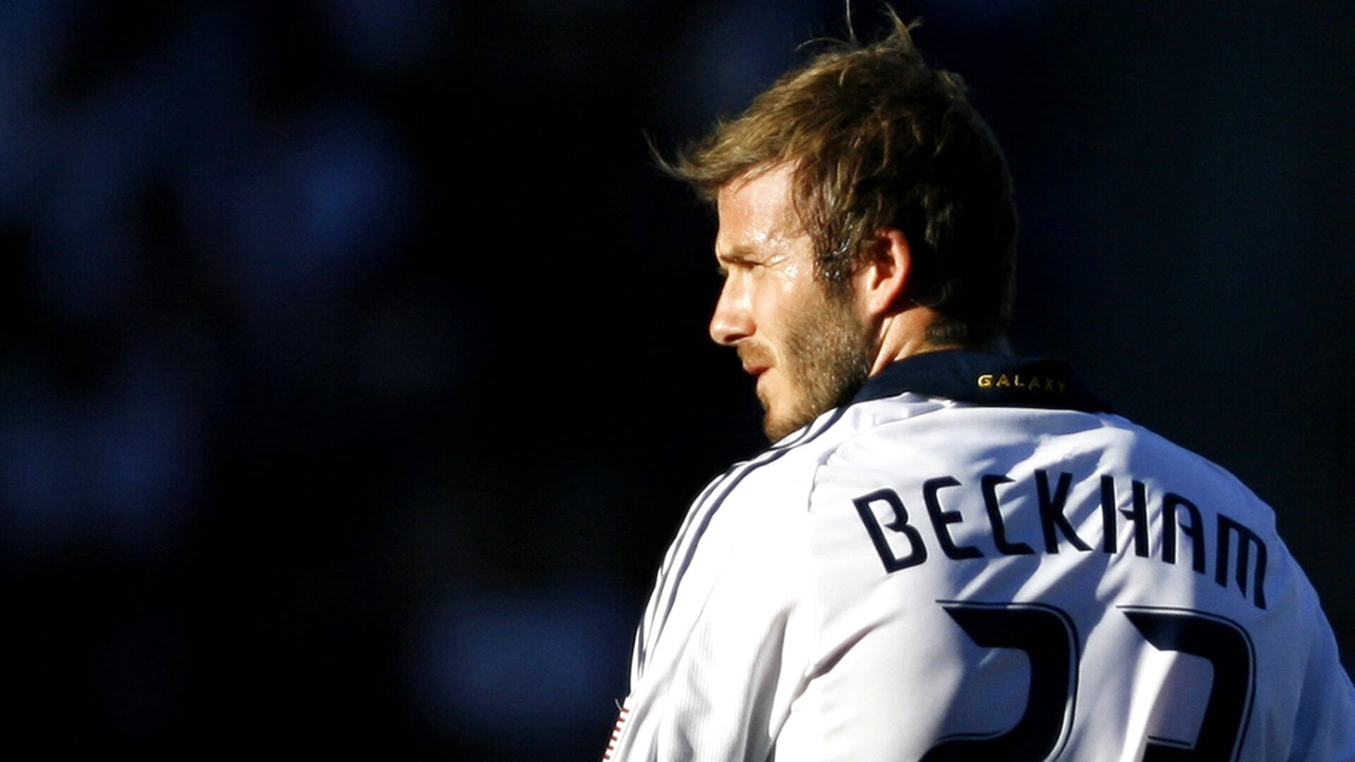 爱游戏-西甲门神多次神级扑救，比赛高潮迭起，西甲门将60米吊射