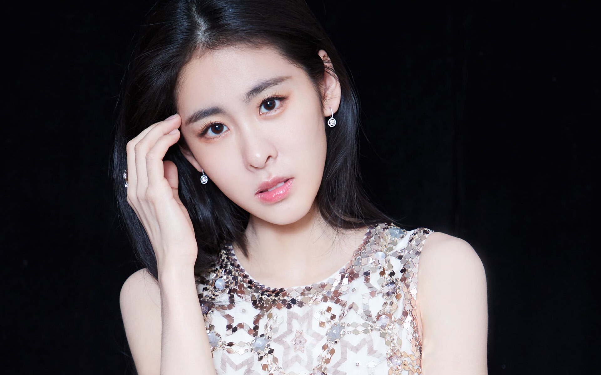 中国足球品牌价值趋势报告,中国知名足球用品品牌