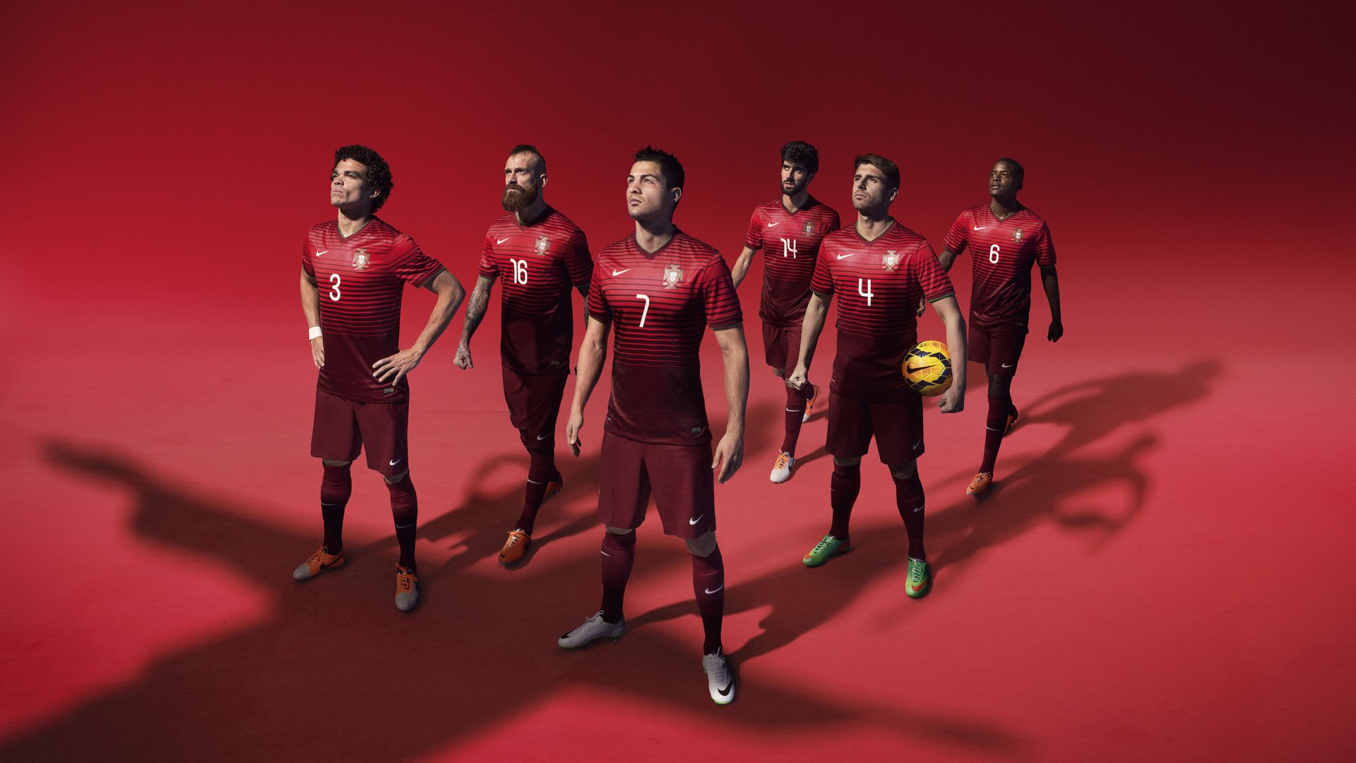 爱游戏娱乐-边路球员是否能通过持球时间控制整体进攻节奏，边路球员怎么摆脱防守人员