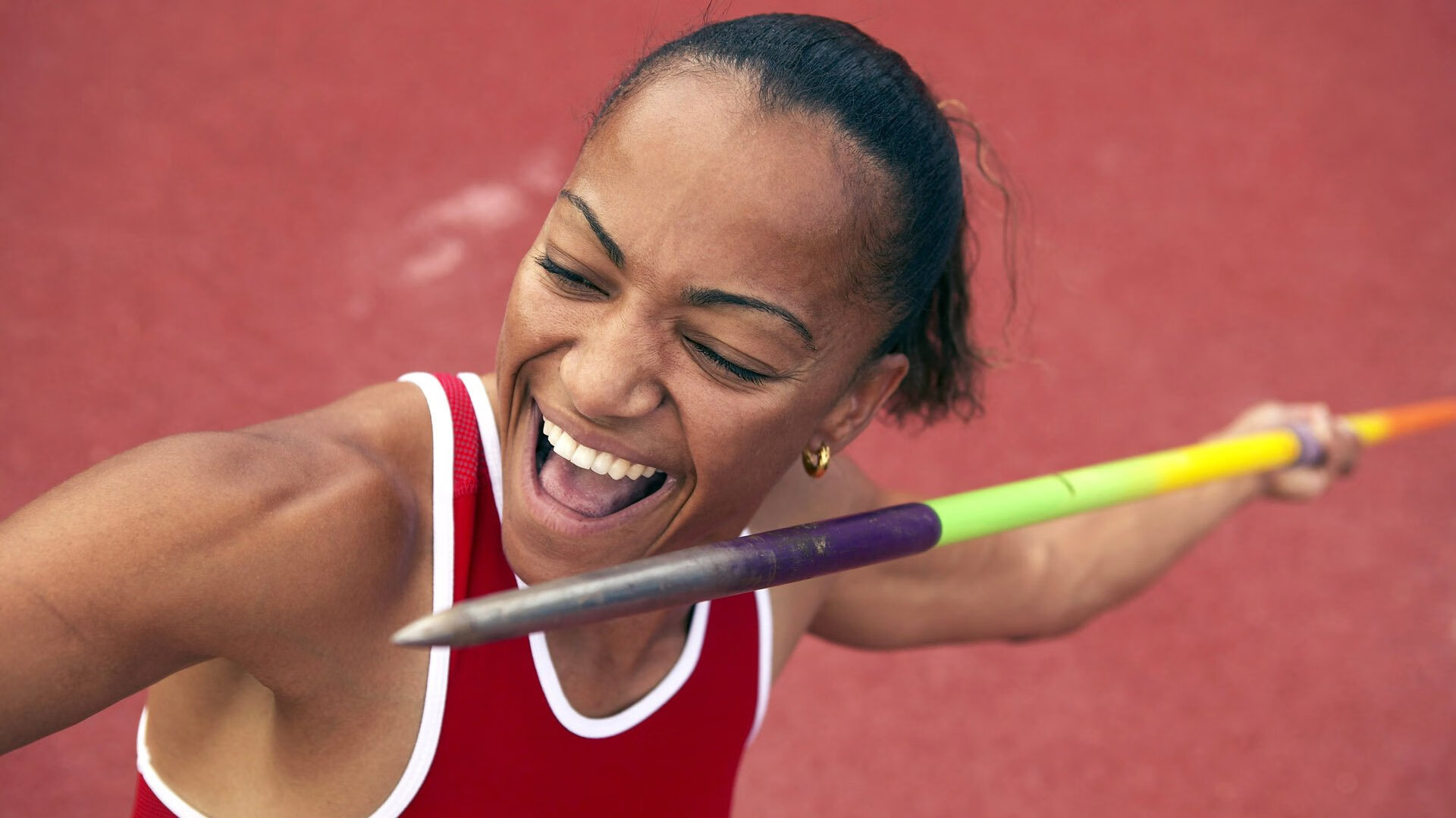 体育新闻中心推动体育媒体内容多渠道分发模式，体育媒体报道的特点